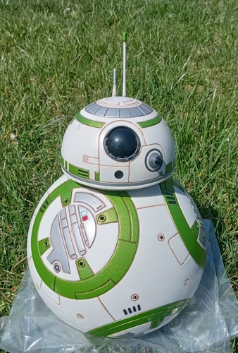 Custom Painted Galaxy's Edge, Droid Depot Droid, White/Green With Remote!:)