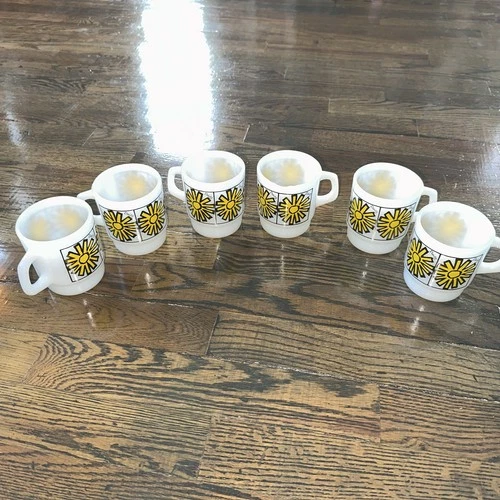 Vintage Fire King  Anchor Hocking  Daisy  Stackable Mug Set Of Six