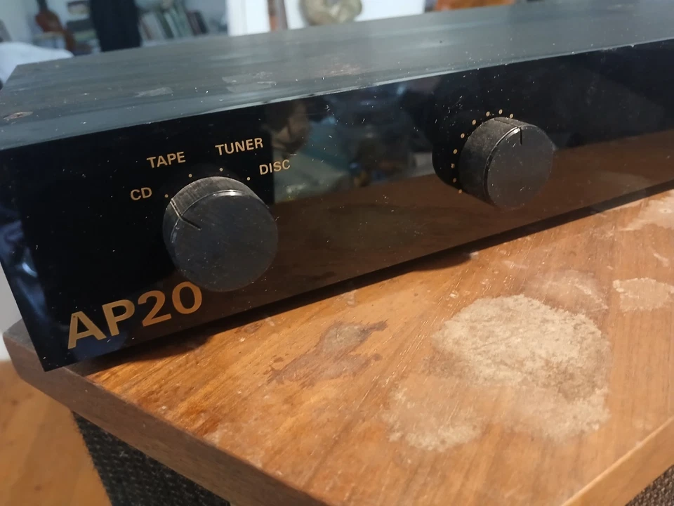 The  NVA AP20 integrated amplifier. - Immagine 3 di 3