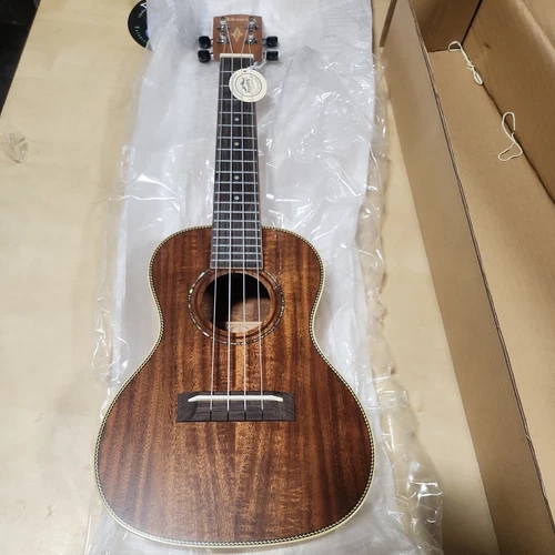 Alvarez Artist AU90C Concert Acoustic Ukulele, Natural Satin