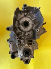 1998 honda cr125R center crankcase left and right side, very nice cond,