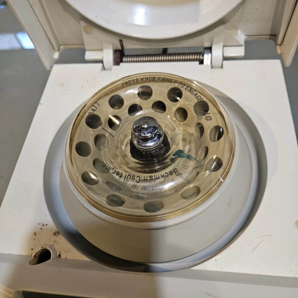 Microcentrífuga de bancada Beckman Coulter Microfuge 16 – Testada - Imagem 2 de 3