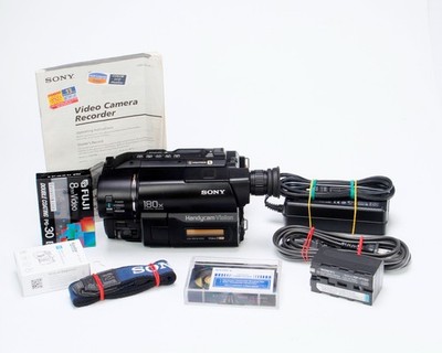 Sony Handycam CCD-TRV16 Video8 Camcorder (Black) w/ Nightshot Mode