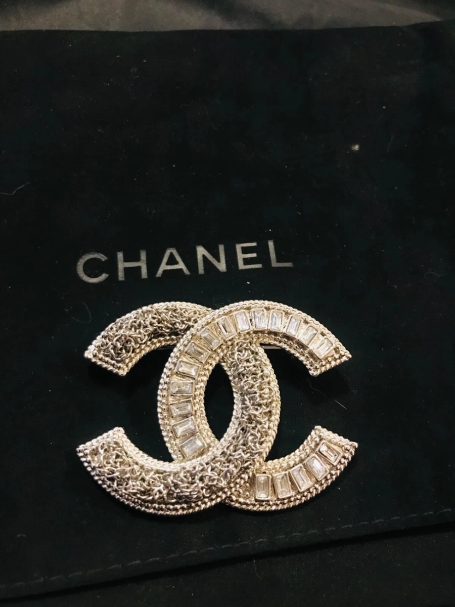 Chanel Pin 