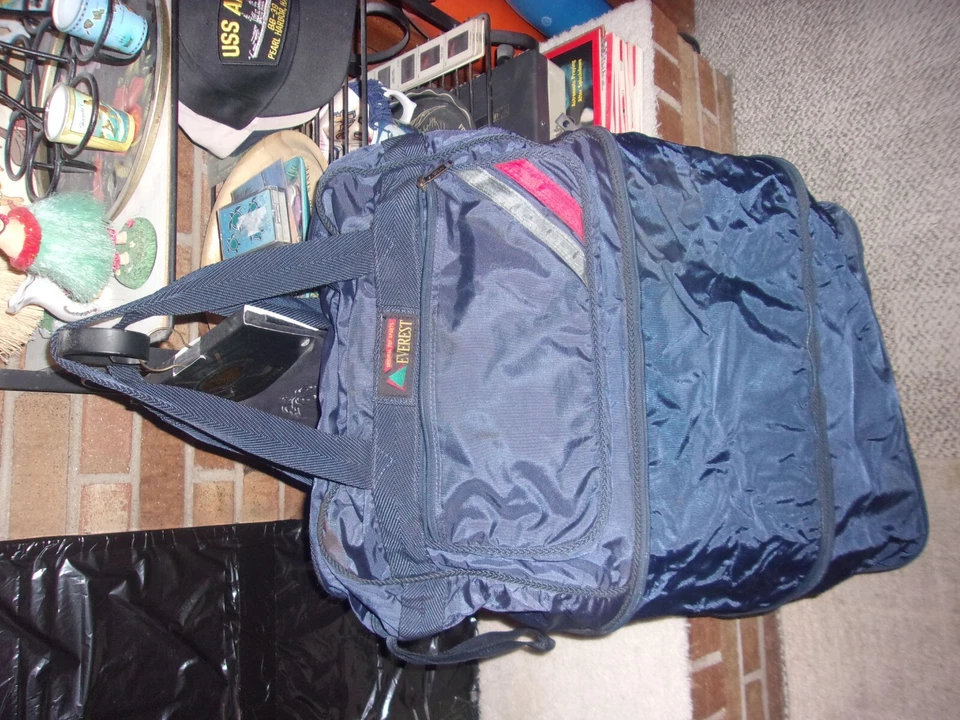 BOLSO DE VIAJE EVEREST DOBLE CREMALLERA RUEDAS EXPANDIBLES AZUL MARINO sin modelo # LONA Foto 3 de 4