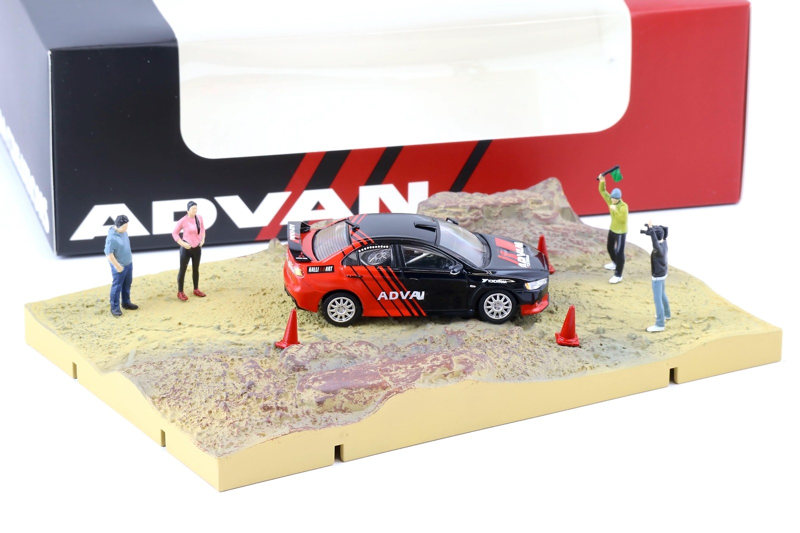1:64 BMC BM Creations Mitsubishi Lancer Evolution X Advan Rally Diorama W/ Fig.