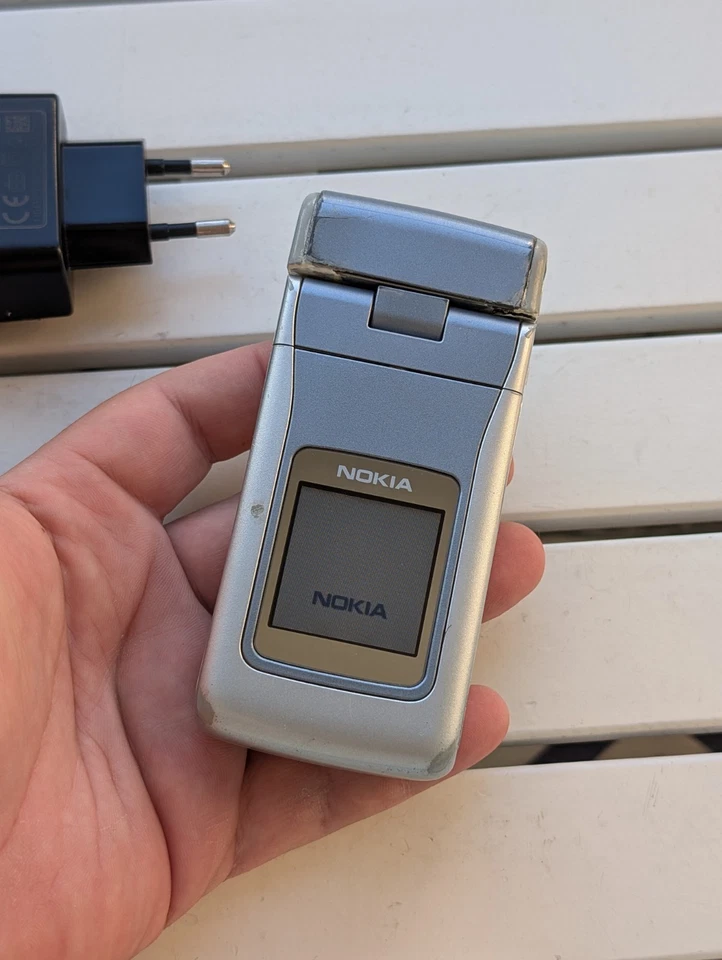 Nokia N90 Cell Phone - (Unlocked) Made in Finland - READ! - Image 2 of 4