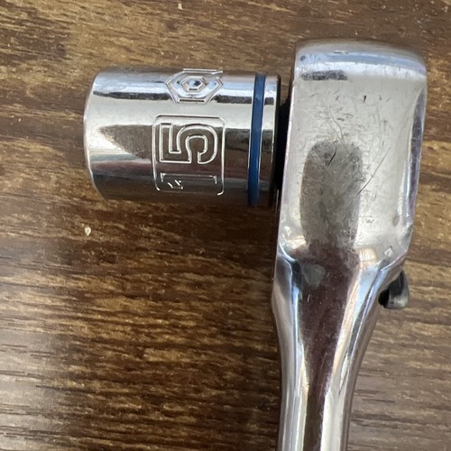 QUINN 1/4 in. Dr Comfort Grip Ratchet Handle Quick Release - Foto 4 di 7