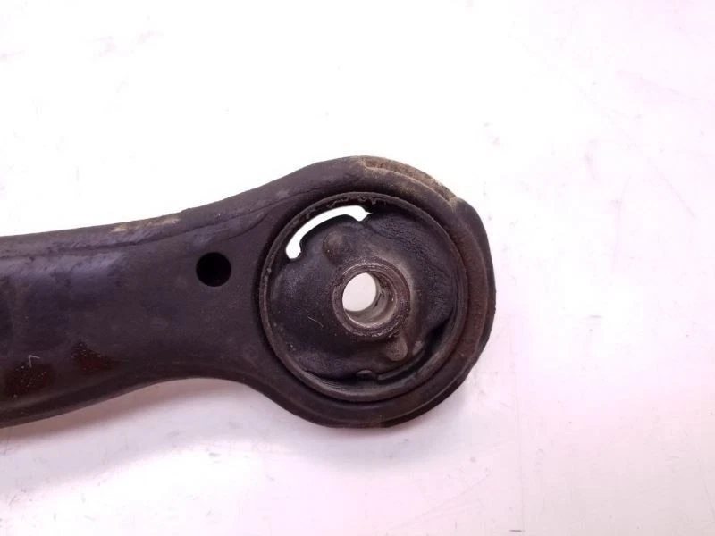 98-03 MONTAJE BRAZO CONTROL INFERIOR DELANTERO LADO CONDUCTOR TOYOTA SIENNA  Foto 4 de 4