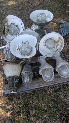CROUSE-HINDS EXPLOSION-PROOF LIGHTING FIXTURE EVCX215