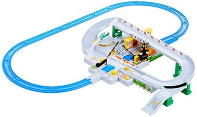 TAKARA TOMY PLARAIL S-01 N700A SHINKANSEN BELEUCHTETER ELEKTRISCHER ZUG SPIEL...