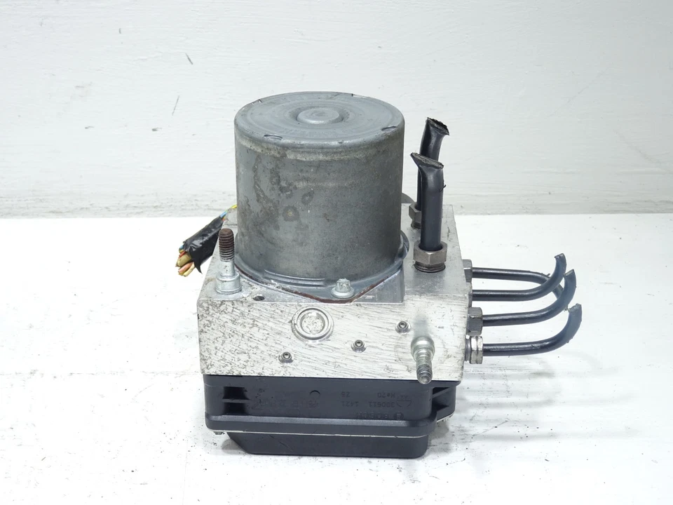 Peugeot 308 2011 ABS Pump Control Module 9677013480 - Image 2 of 4