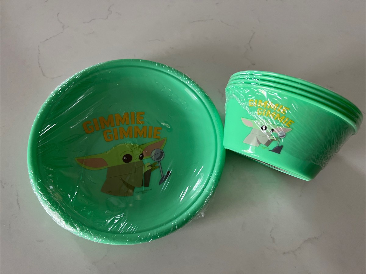 Star Wars Mandalorian Baby Yoda 8-Piece Plates Bowls