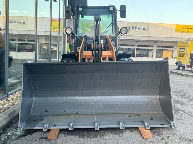 Case 121F Radlader Allrad Baumaschine NEUWERTIG - Bild 2 von 4