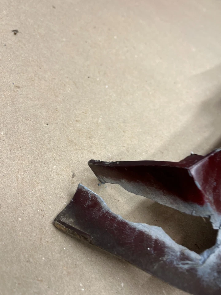 PARAGOLPES TRASERO 1978-1980 G BODY CUTLASS SUPREME OLDSMOBILE? CUBIERTA DE MOLDURA DE PANEL DE RELLENO Foto 2 de 4