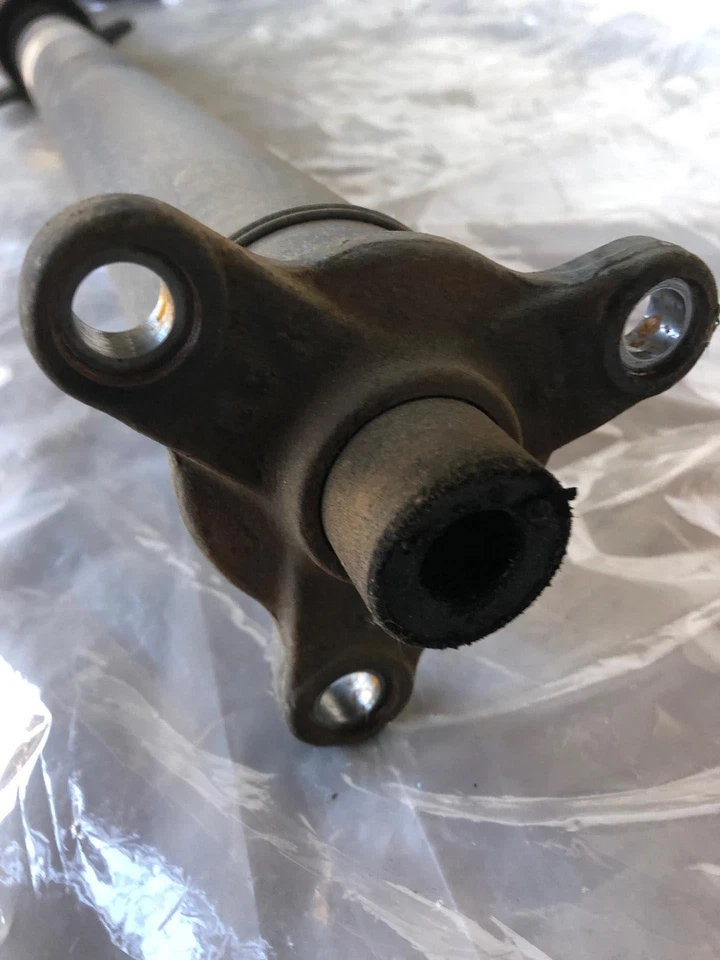 Eje de transmisión hélice trasera Mercedes Benz CLK 320 2003-2005 2034105806 Foto 2 de 4