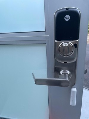 New Yale Assure YRC256 AU/ZW 619 No Key + Smart Hub Home Z Wave MSRP: $450