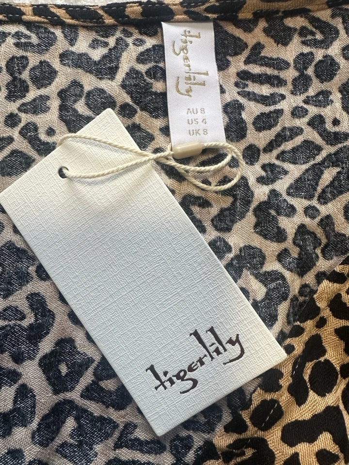 🌺TIGERLILY BNWT Jemila Nia Leopard Print Long Sleeve V Neck Rayon Dress-8 - image 3 of 4