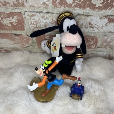 Disney Goofy Lot: Tower of Terror Bellhop Plush, 1988 & 2005 Toys 