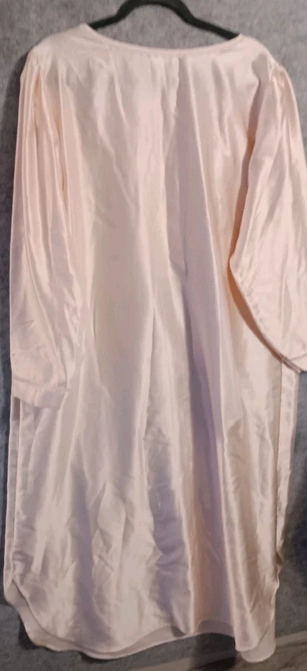 Camisón De Colección Barbizon Satinado Cepillado Bordado Encaje Talla L Manga Larga Rosa Usado en Excelente Condición  Foto 3 de 4