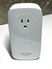 Single TP-LINK AV1200 3-Port Gigabit Passthrough Powerline Adapter TL-PA8030P