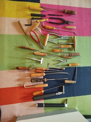 1 set of piano tuning tools, a set tools.