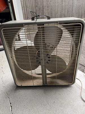 Fasco Arctic Aire Vtg Box Fan 3 Speed Retro Works! Silver D9246 with reverse 