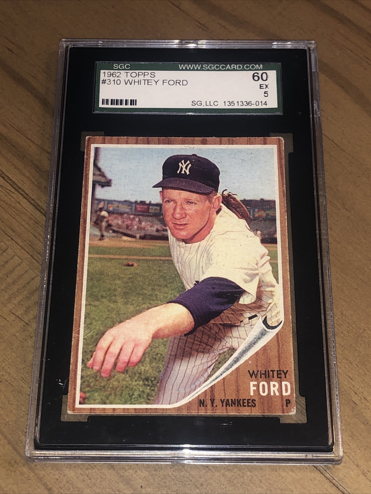 1962 Topps Whitey Ford #310 SGC 5 EX HOF Yankees Pitcher
