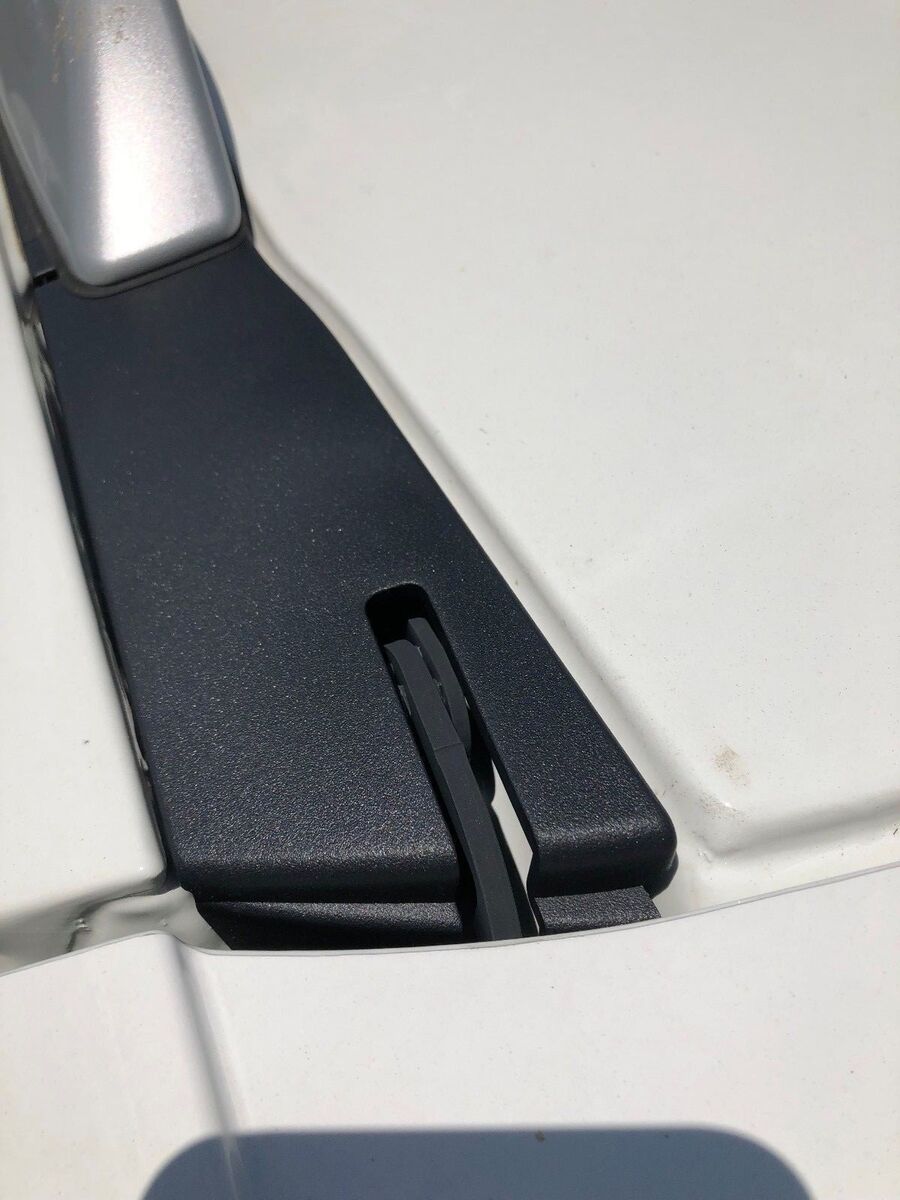 NEW OEM NISSAN LEFT (DRIVERS) REAR HATCH HINGE COVER -2014 NEW OEM NISSAN LEFT (DRIVERS) REAR HATCH HINGE COVER -2014