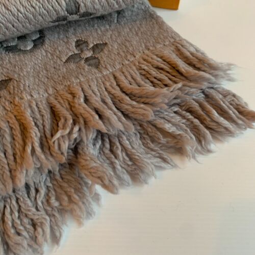Louis Vuitton Wool Silk Logomania pattern scarf VGC box jacquard unisex Verone - Picture 7 of 12