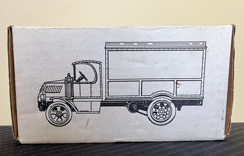 Ertl 1926 Mack Delivery Truck Bank 1/38 Scale Limited Edition of 708 (New) - Picture 5 of 6