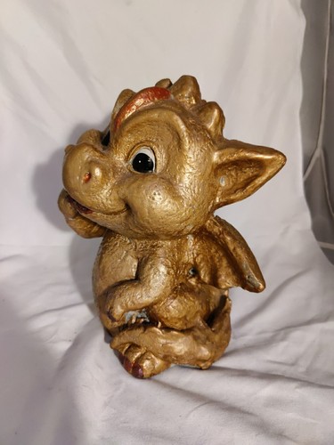 Niedliches Gold Baby Drache Putz Statue Ornament 9,5 Zoll hoch - Bild 2 von 10