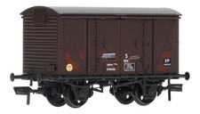 38-873 Bachmann OO Gauge BR 12T Vent Van 'Vanwide' Weathered (Pre-Owned)