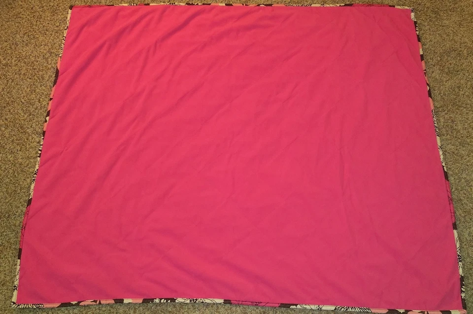 Vera Bradley  "Mocha Rouge 🌺"  Stadium / Travel Throw, Exc Cond. RETIRED Print - Image 3 of 4