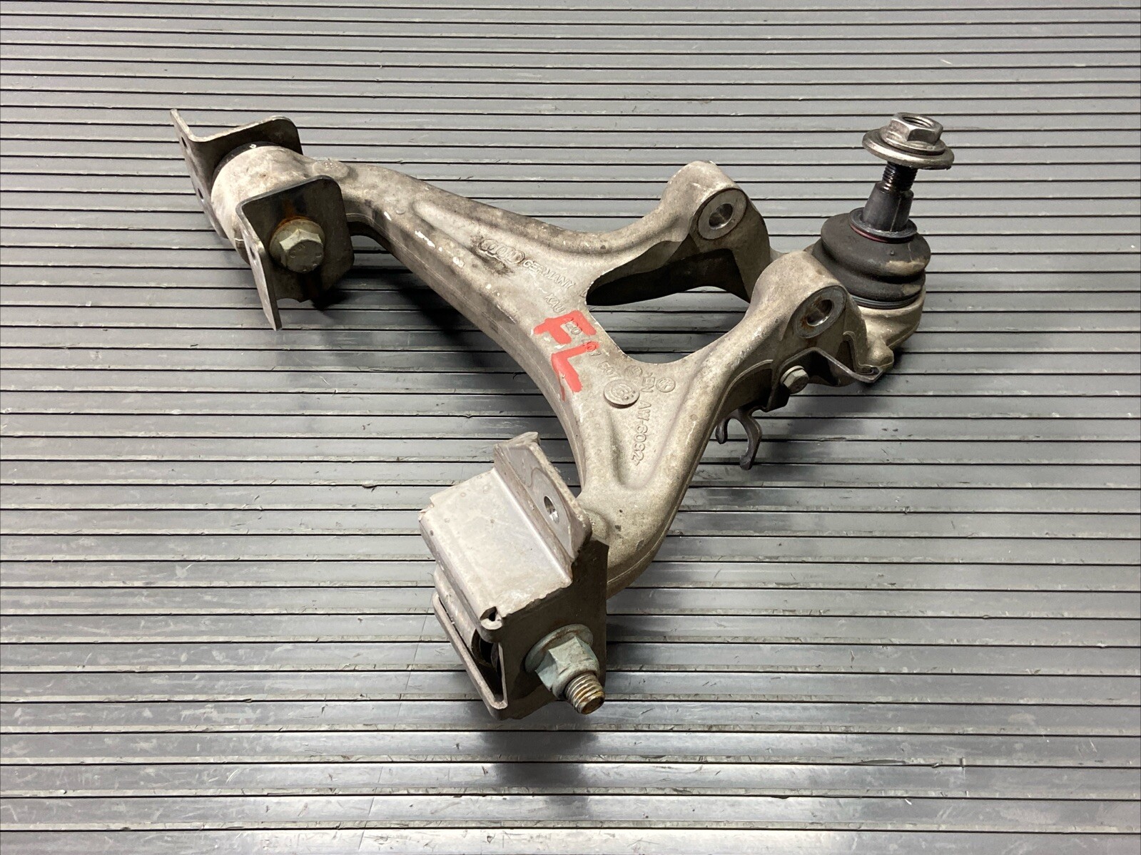 2008-2015 Audi R8 42 Front Left Upper Control Arm Joint 70k Miles 420407505E OEM