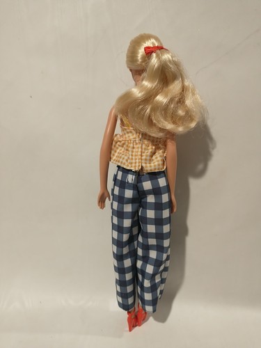 Barbie 2010 Bambole Fashionistas Carine Mattel con vestito e scarpe 11,5" - Foto 7 di 9
