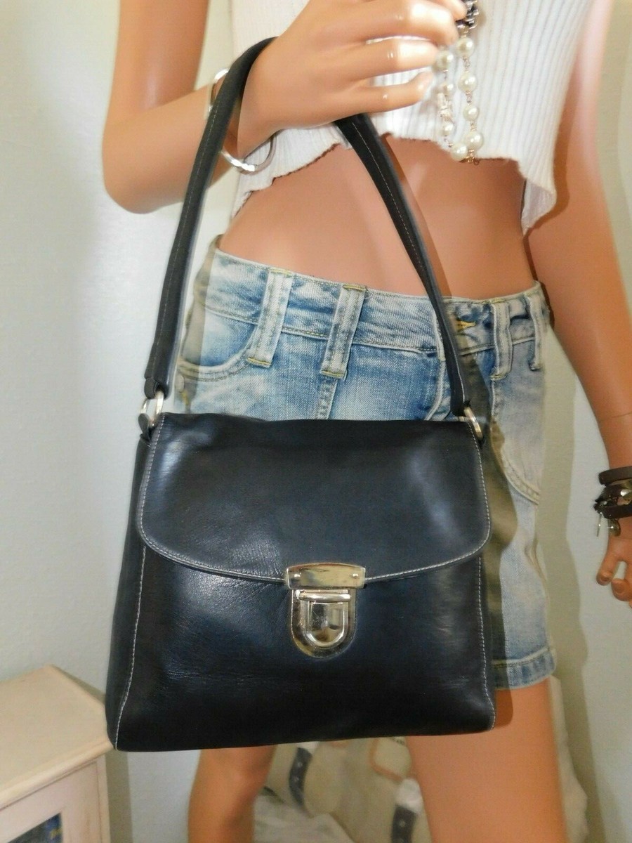 PERLINA NEW YORK 本革　ブラックxゴールド　ミニリュック PERLINA NEW YORK 本革 ブラックxゴールド ミニリュック