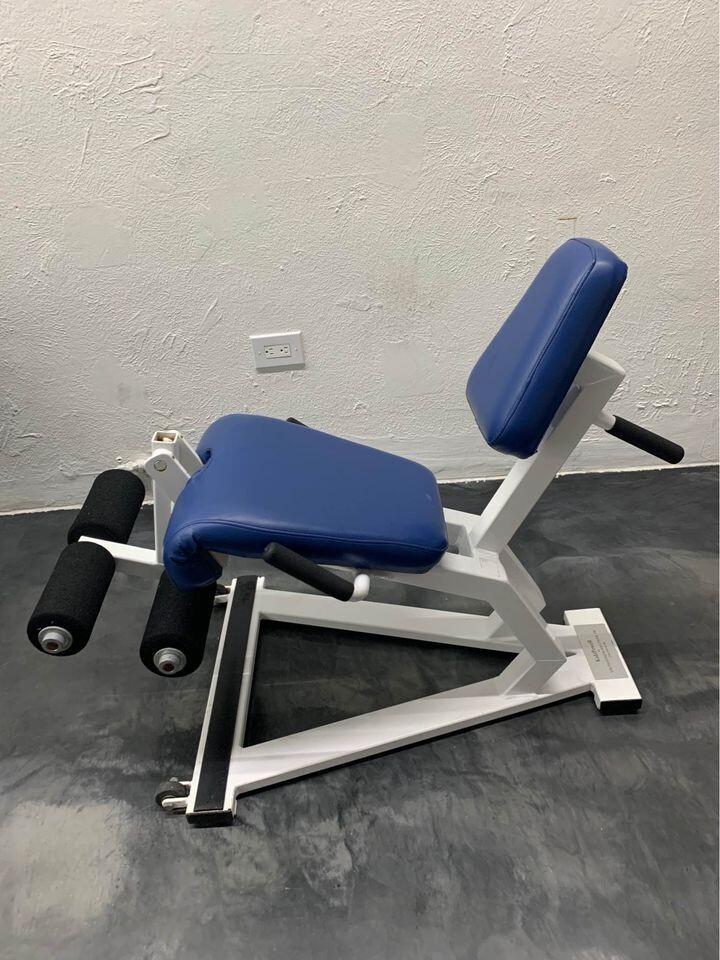 Hydraulic leg extension / leg curl machine white blue seat eBay