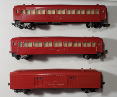 SET OF 3 Vintage American Flyer New Haven Passenger Cars: 650 (x2) & REA car 651
