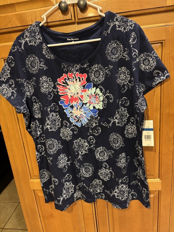 Women’s Size XL Kim Rogers Navy Blue With Floral Designs T Shirt NWTGS