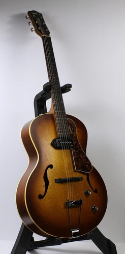 Godin 5th Avenue Kingpin P90 Archtop Acoustic Electric Guitar Excellent Case