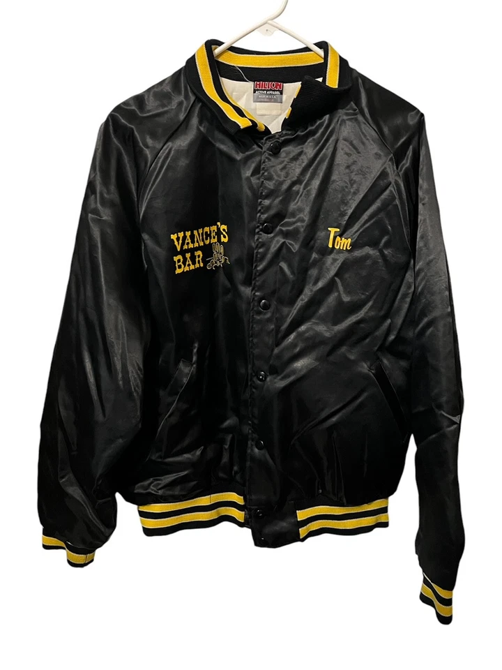 Chaqueta de bombardero vintage de satén Vance's Bar Sturtevant WI Country Western de los años 70-80 Foto 3 de 4