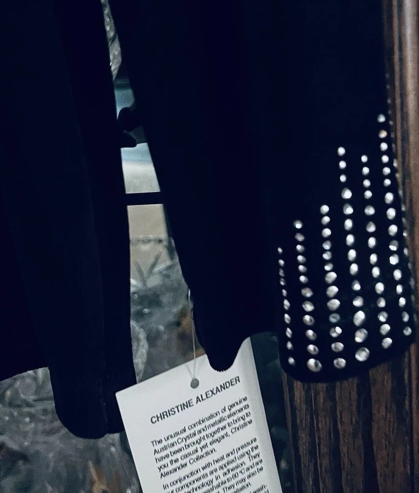 Top CHRISTINE ALEXANDER con pedrería Swarovski y ojales plateados, talla XL Foto 3 de 3