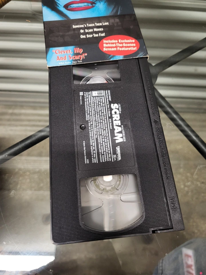 Scream 1996 Film (VHS) Blue Cover Variant Wes Craven Classic Horror Foto 4 de 4