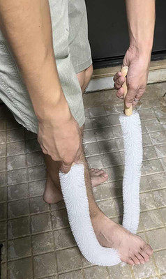 Rücken- & Fußpeelingbürste 123 cm Naturborsten weiß Holzgriff Spa Einsatz