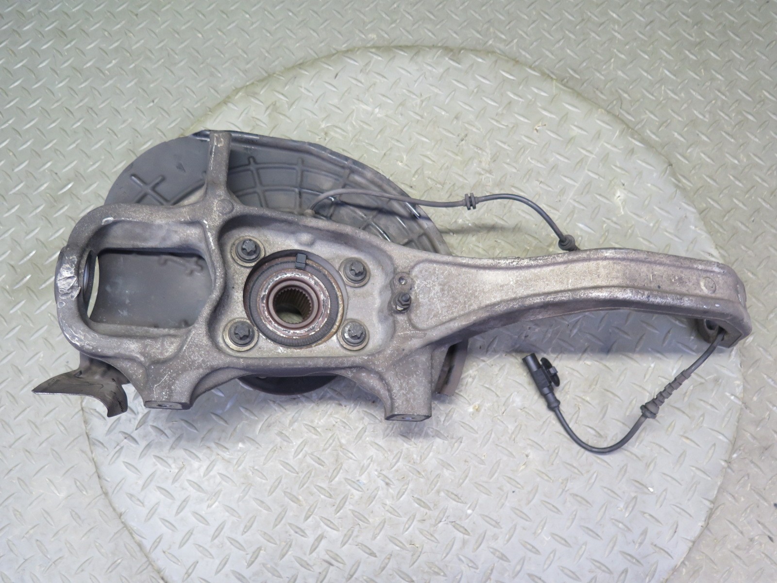 14-17 MASERATI GHIBLI M157 SQ4 AWD FRONT LEFT SIDE SPINDLE KNUCKLE WHEEL HUB