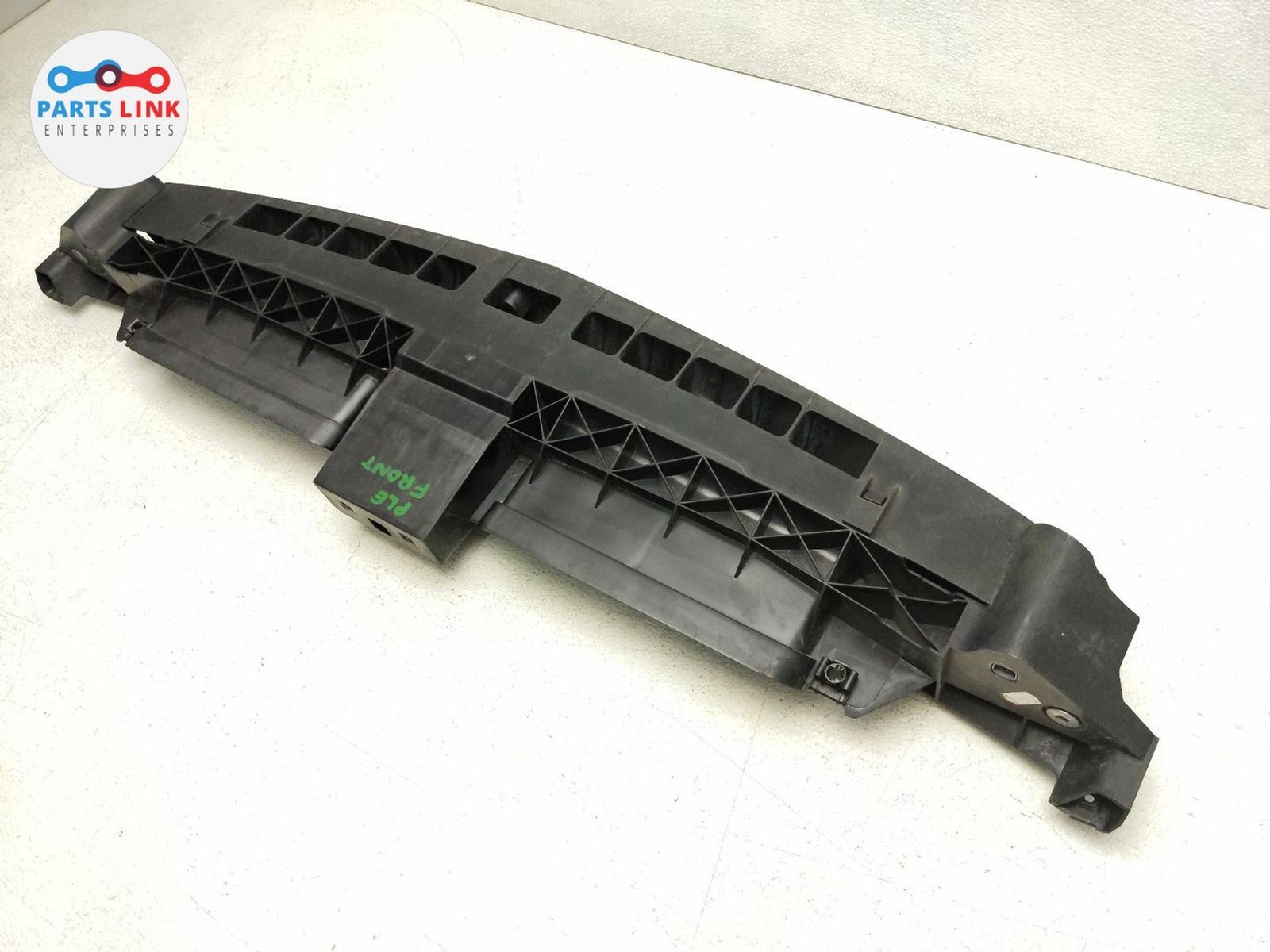 2016-20 BENTLEY BENTAYGA FRONT AIR INTAKE DUCT RADIATOR SUPPORT TUBE PIPE 4.0L
