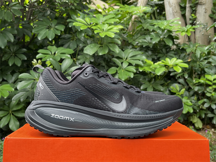 Size 10.5 - Nike Vomero 18 Triple Black for sale online | eBay