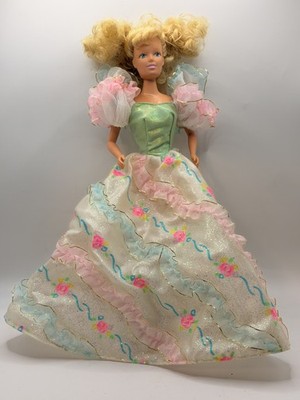 Vintage 1990 Kid Kore Fashion Doll Blonde Hair Blue Eyes Green & White Gown