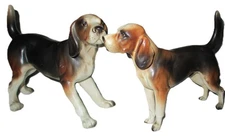 2 BEAUTIFUL VINTAGE PORCELAIN BEAGLE,HOUND DOG FIGURE,FIGURINES